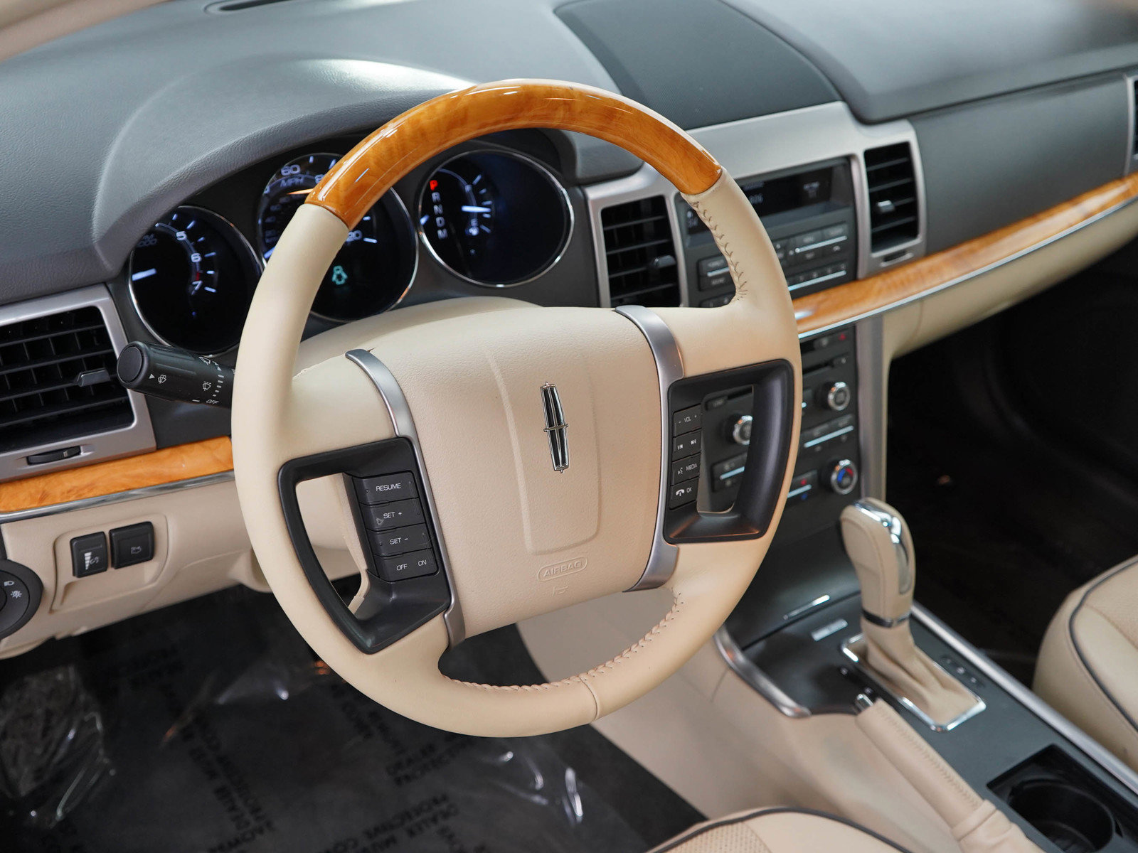 Used 2012 Lincoln MKZ FWD image 18