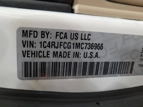 Used 2021 Jeep Grand Cherokee Overland AWD/4WD image 33