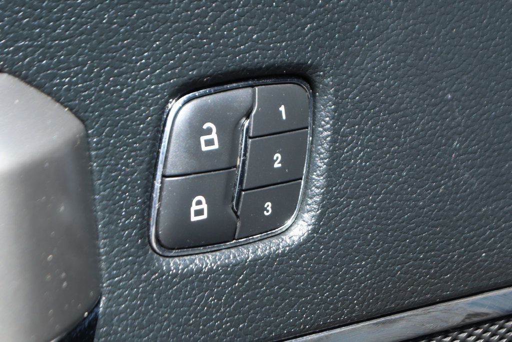 Used 2019 Ford F150 Lariat AWD/4WD image 19