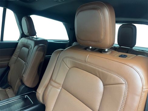 Used 2022 Lincoln Aviator Reserve w/ Equipment Group 201A image 33