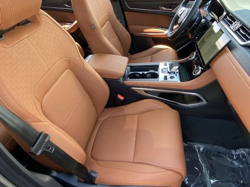 New 2025 Jaguar F-PACE R-Dynamic S AWD/4WD image 11