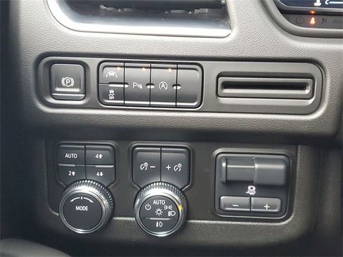 Certified 2024 GMC Yukon SLE w/ Max Trailering Package image 19