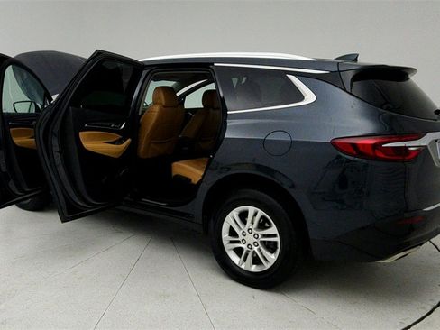 Used 2019 Buick Enclave Essence image 11