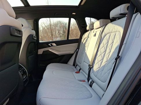 Used 2023 BMW X5 xDrive40i w/ Premium Package image 10