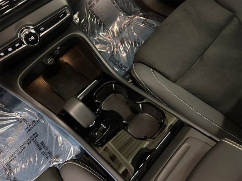 Certified 2023 Volvo XC40 Recharge Ultimate w/ Protection Package Premier image 23