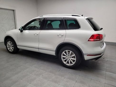 Used 2016 Volkswagen Touareg Sport image 3