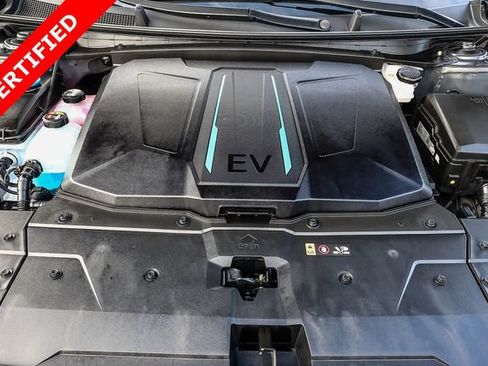 Certified 2024 Hyundai Ioniq 5 SE image 12
