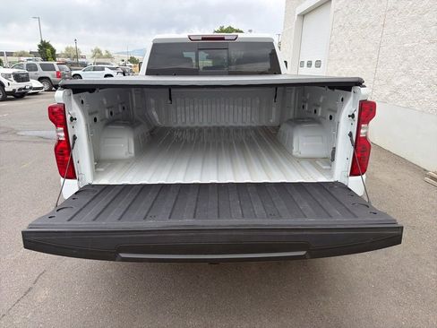 Used 2023 Chevrolet Silverado 1500 LT w/ Leather Package AWD/4WD image 7