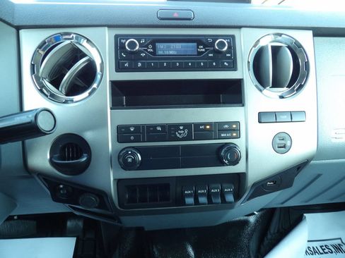 Used 2023 Ford F750 2WD Crew Cab Super Duty image 34