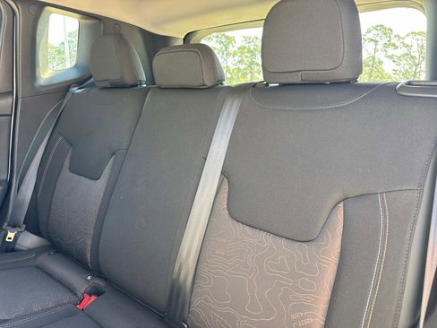 Certified 2023 Jeep Renegade Latitude AWD/4WD image 13