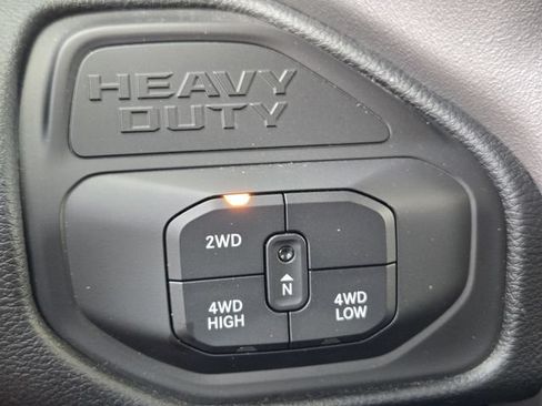 Certified 2026 RAM 2500 Big Horn AWD/4WD image 27