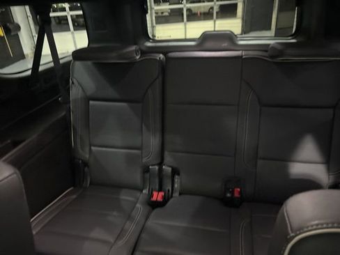 Used 2023 GMC Yukon XL SLT w/ SLT Premium Package image 35
