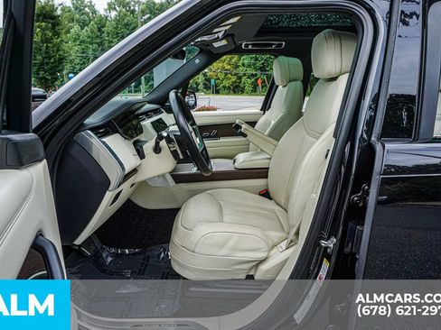 Used 2025 Land Rover Range Rover Long Wheelbase SE AWD/4WD image 18