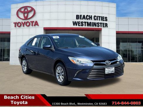 Used 2016 Toyota Camry LE FWD image 2