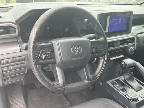 Used 2024 Toyota Tacoma SR5 AWD/4WD image 17