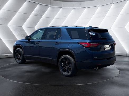 Certified 2023 Chevrolet Traverse LT FWD image 3