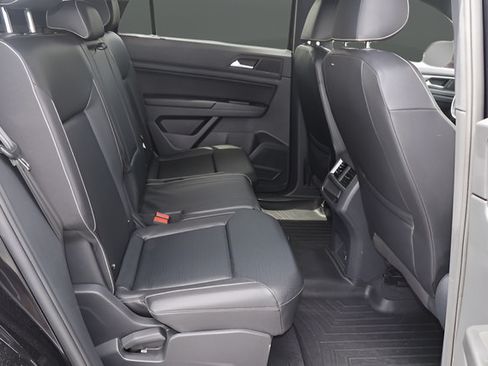 Used 2020 Volkswagen Atlas Cross Sport SE FWD image 17
