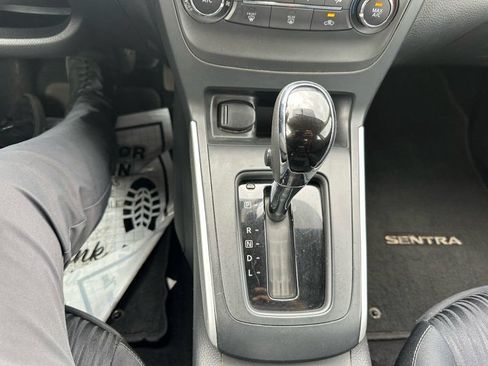 Used 2016 Nissan Sentra SV FWD image 22