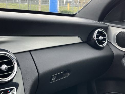 Used 2018 Mercedes-Benz C 300 Sedan image 23