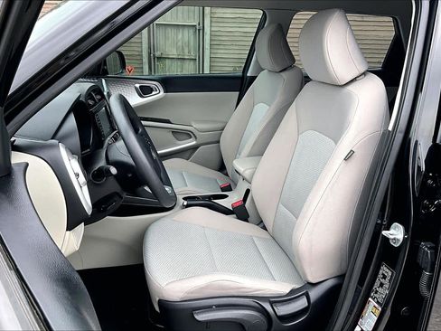 Used 2020 Kia Soul LX FWD image 8