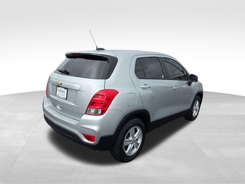 Used 2022 Chevrolet Trax LS w/ Tint and Cruise Package FWD image 6