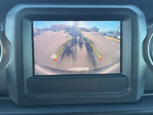 Used 2022 Jeep Wrangler Unlimited Sport image 3