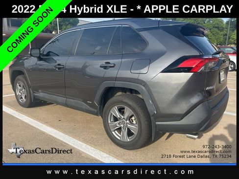 Used 2022 Toyota RAV4 XLE w/ Convenience Package image 2