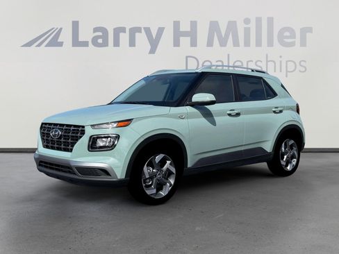 New 2026 Hyundai Venue SEL image 2