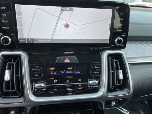 Used 2023 Kia Sorento S FWD image 11