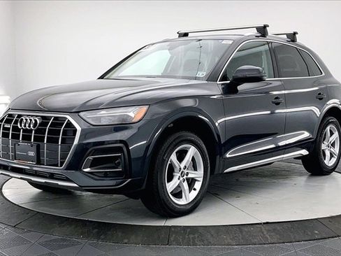 Certified 2023 Audi Q5 2.0T Premium w/ Convenience Package image 2