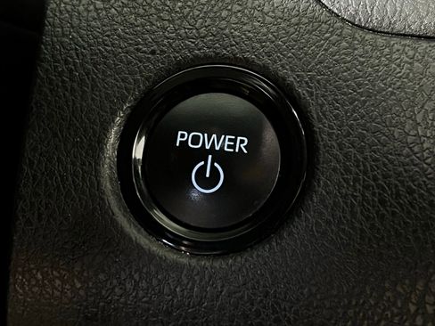 Used 2025 Toyota Camry LE image 19