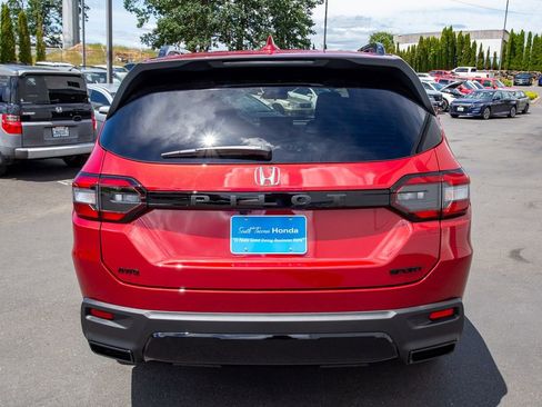 New 2026 Honda Pilot Sport image 7