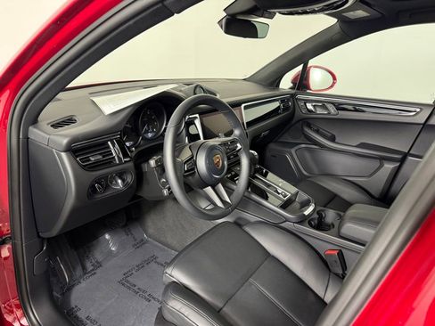 Certified 2026 Porsche Macan AWD/4WD image 20