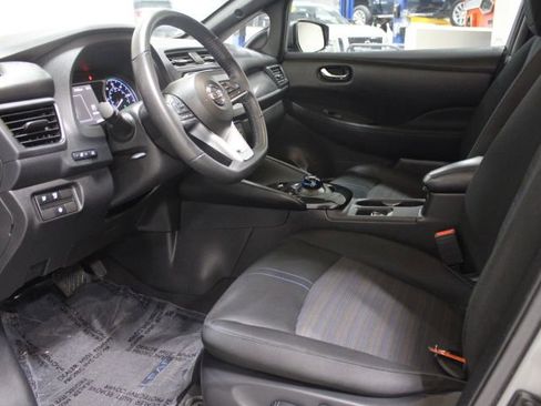 Used 2020 Nissan Leaf SV w/ SV Technology Package image 17