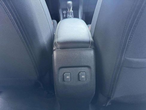 Used 2024 Nissan Kicks SR image 38