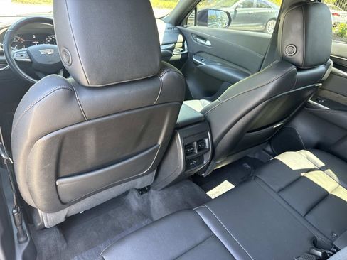 Used 2023 Cadillac XT4 Sport w/ LPO, Onyx Lite Package FWD image 13