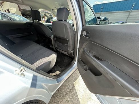 Used 2015 GMC Terrain SLE FWD image 8