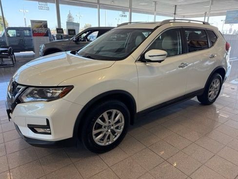 Used 2018 Nissan Rogue SV w/ Sun & Sound Touring Package AWD/4WD image 7