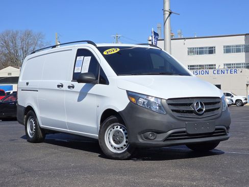 Used 2022 Mercedes-Benz Metris image 2
