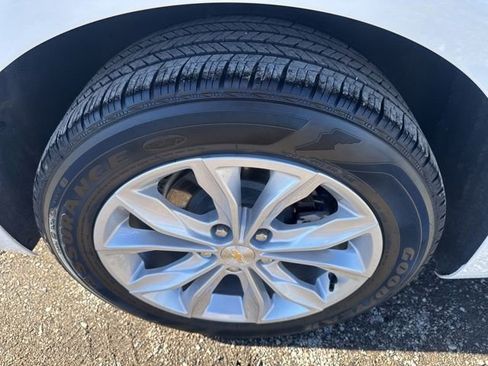 Used 2025 Chevrolet Malibu LT image 10