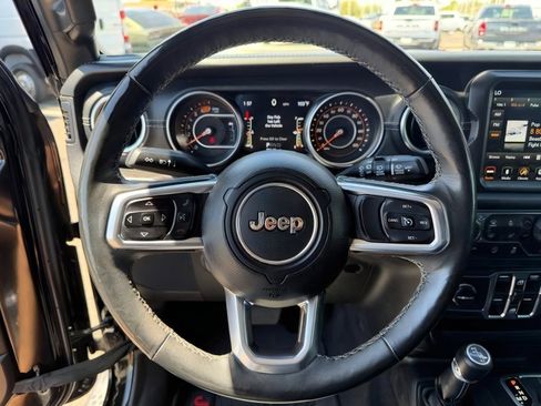 Used 2018 Jeep Wrangler Unlimited Sahara AWD/4WD image 19