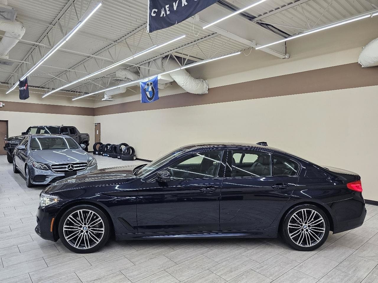 Used 2019 BMW 530i w/ M Sport Package RWD image 9