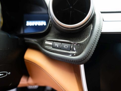 Used 2018 Ferrari GTC4Lusso AWD/4WD image 23