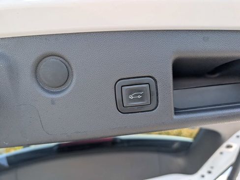 Certified 2023 Chevrolet Equinox Premier image 12