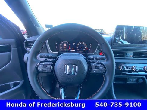 Certified 2025 Honda Pilot Sport image 19