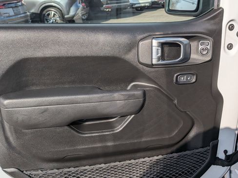 Used 2022 Jeep Wrangler Unlimited Sport image 12