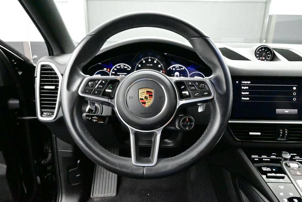 Certified 2023 Porsche Cayenne Coupe w/ Premium Package AWD/4WD image 8