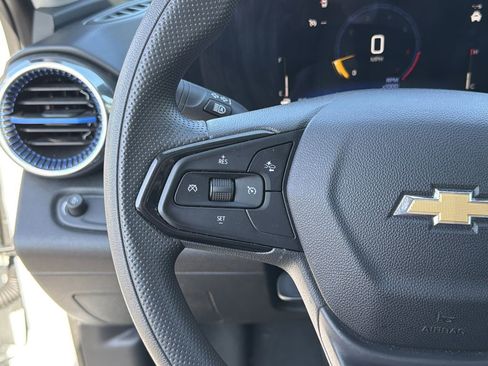 Used 2025 Chevrolet Trax LT image 26