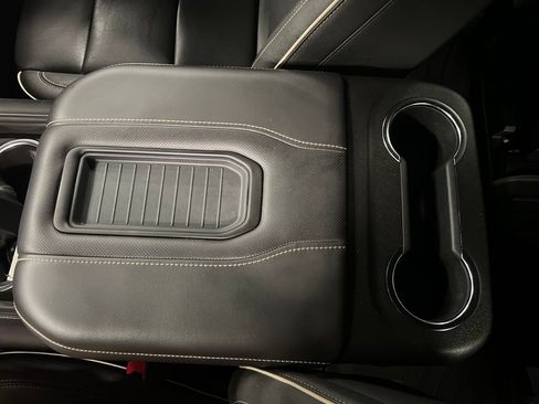 Certified 2022 Chevrolet Tahoe Premier AWD/4WD image 28