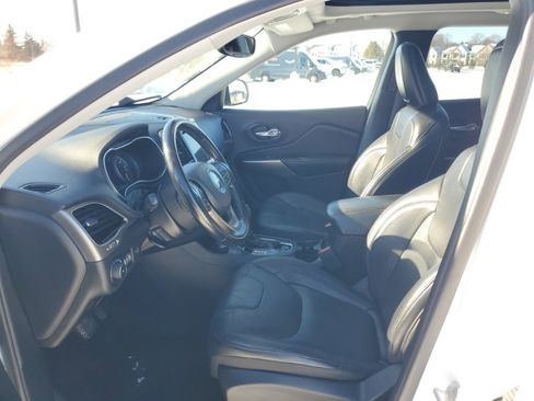 Used 2021 Jeep Cherokee Limited image 12